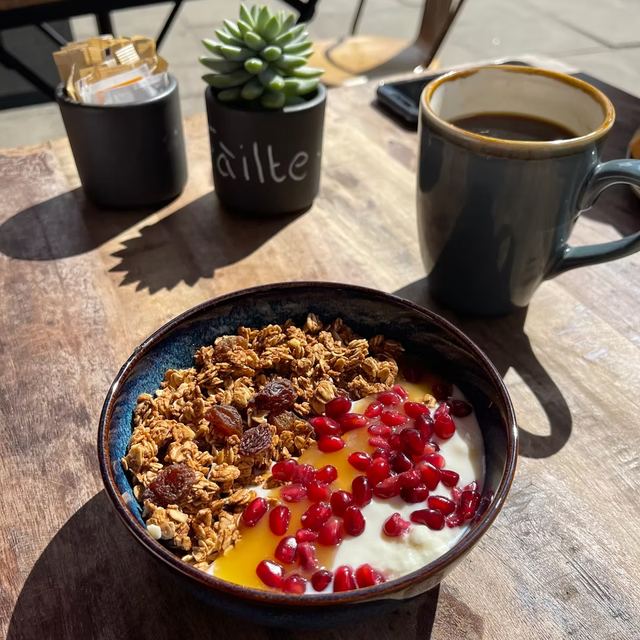 Granola served with fresh fruit and yoghurt